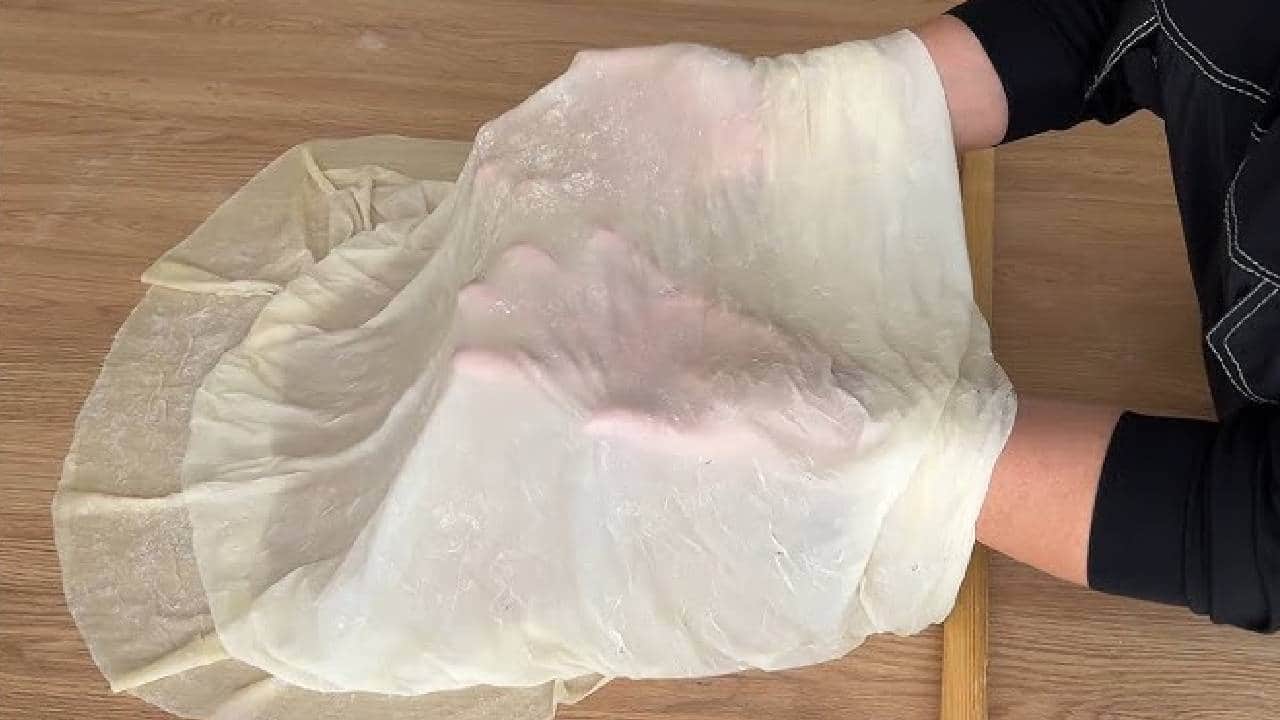 Tül Gibi İncecik Yırtılmayan Yufka İçin Hamura 1 Kaşık Eklemek Yeter