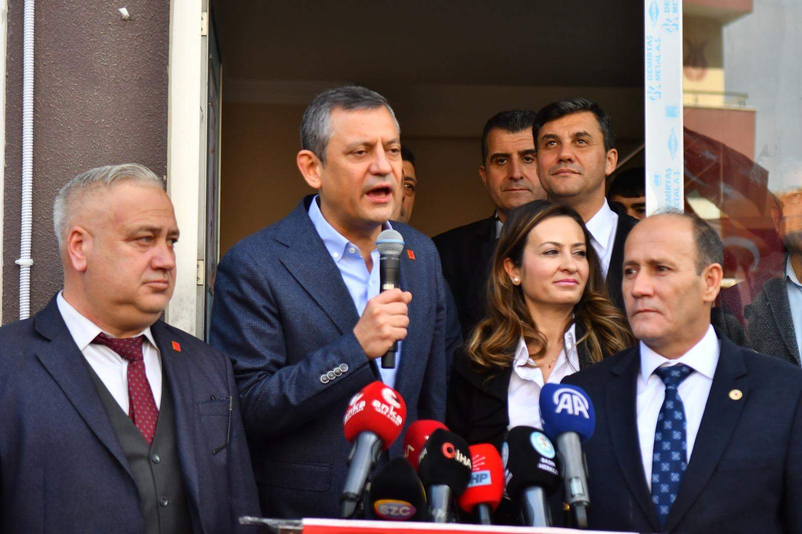 CHP Genel Başkanı Özel’den kayyum atamaları üzerinden Erdoğan’a gönderme