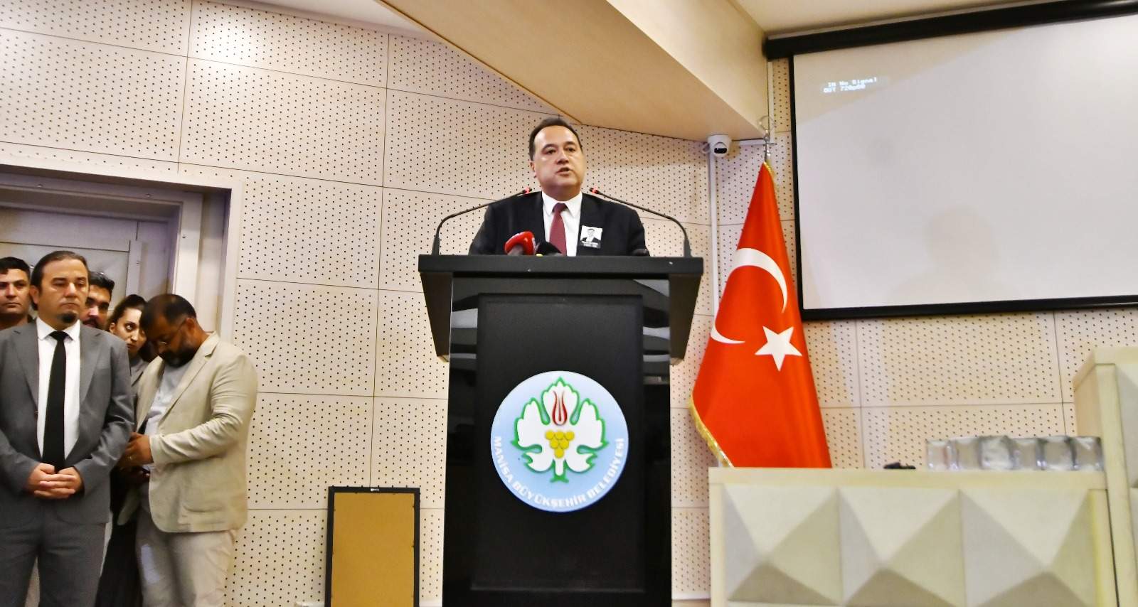 Manisa’nın yeni Başkanı Dutlulu: Ne ben ne de bir başkası Ferdi Başkanın yerini doldurmak için bu göreve gelmedik