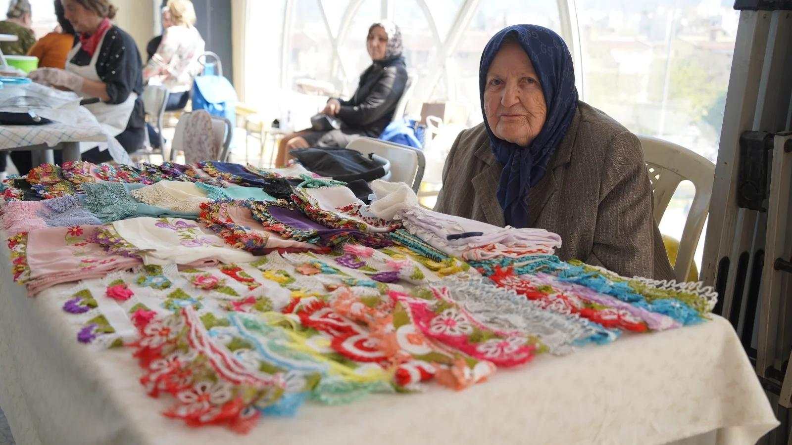 Yunusemre Belediyesi ve Yunusemre Kent Konseyi kadınlarından el emeği pazarı