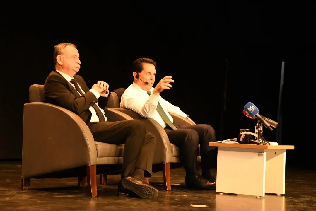 Ahmet Özer Manisa'daki konferansta kayyum uygulamaları ve çözüm sürecine dair açıklamalarda bulundu