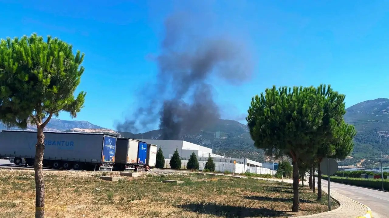Manisa Lojistik merkezi deposunda yangın