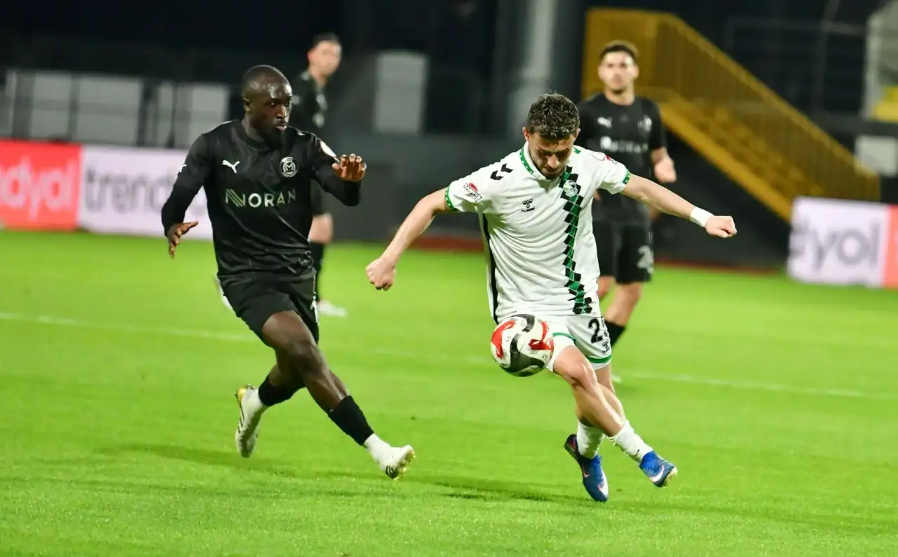 Manisa FK, Adana Demirspor ve Hatay’a yapamadığını Sakaryaspor’a yaptı: 5-0
