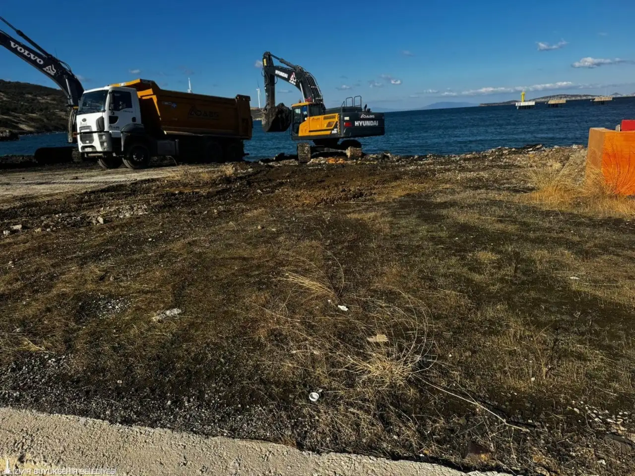 Aliağa'da tehlikeli atıkların kazı ve taşıma işlemi durduruldu