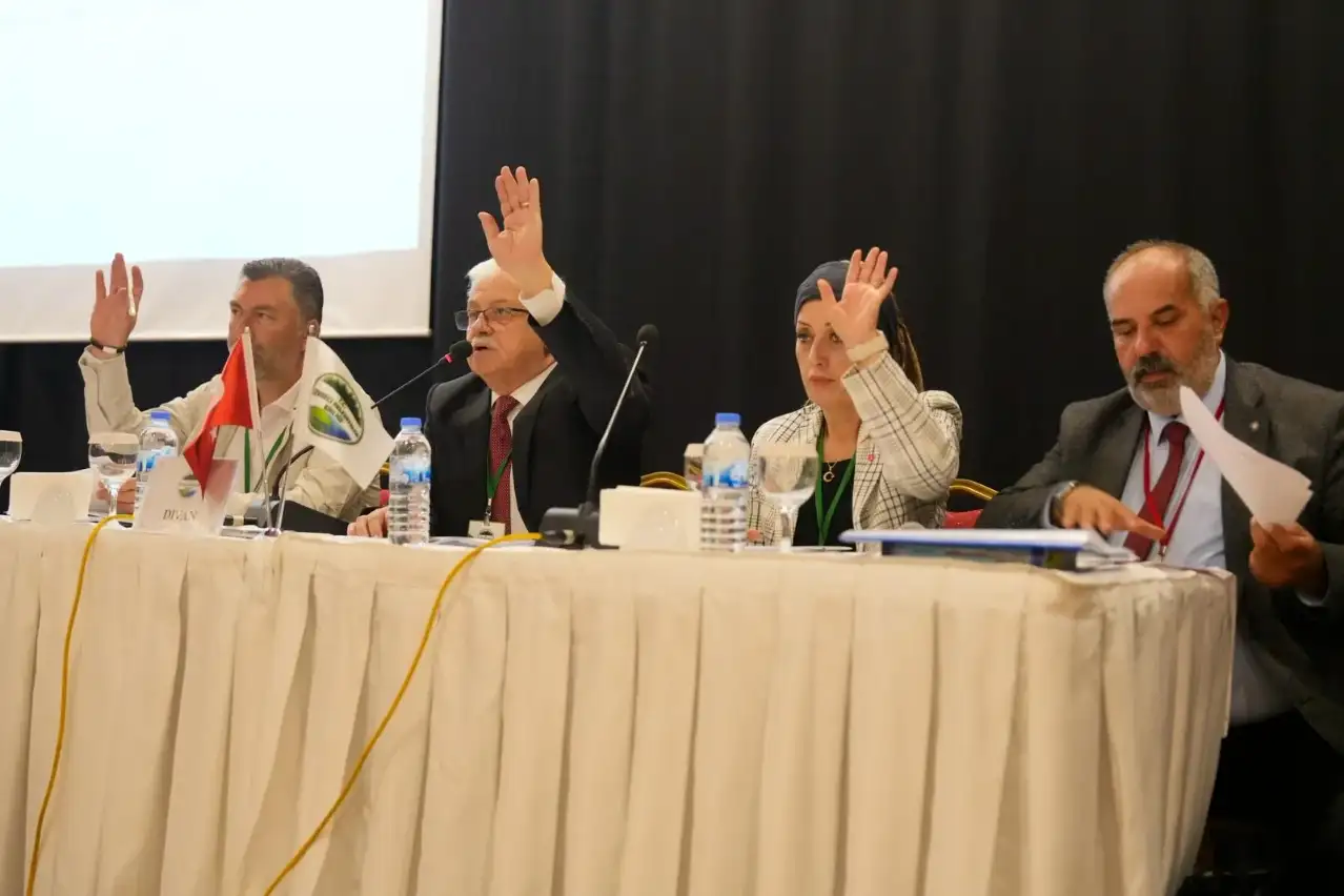 Ali Kemal Deveciler yeniden T.C. Çevreci Belediyeler Birliği başkanı seçildi
