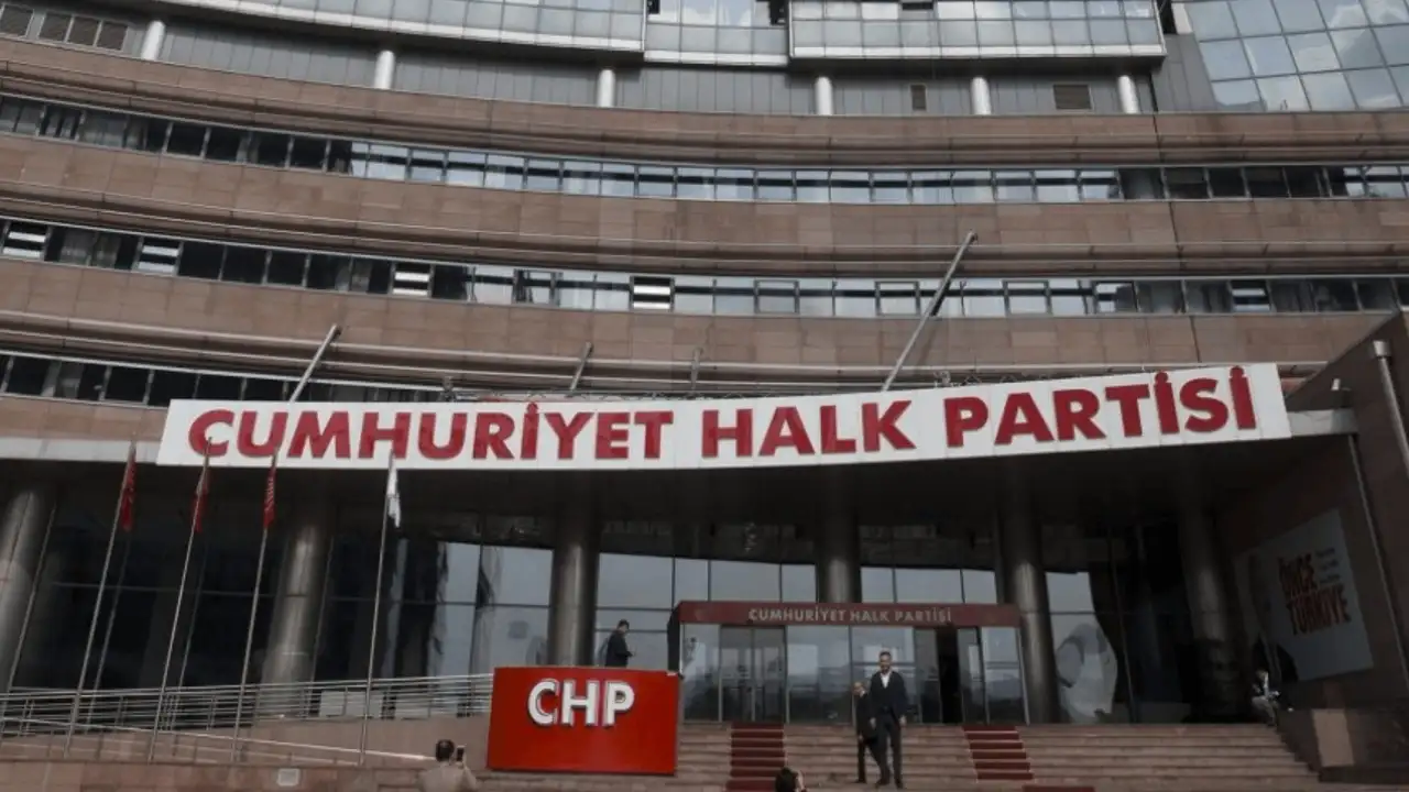 CHP'nin aday tanıtım toplantısında Hatay adayı Lütfü Savaş'ın adı açıklanmadı