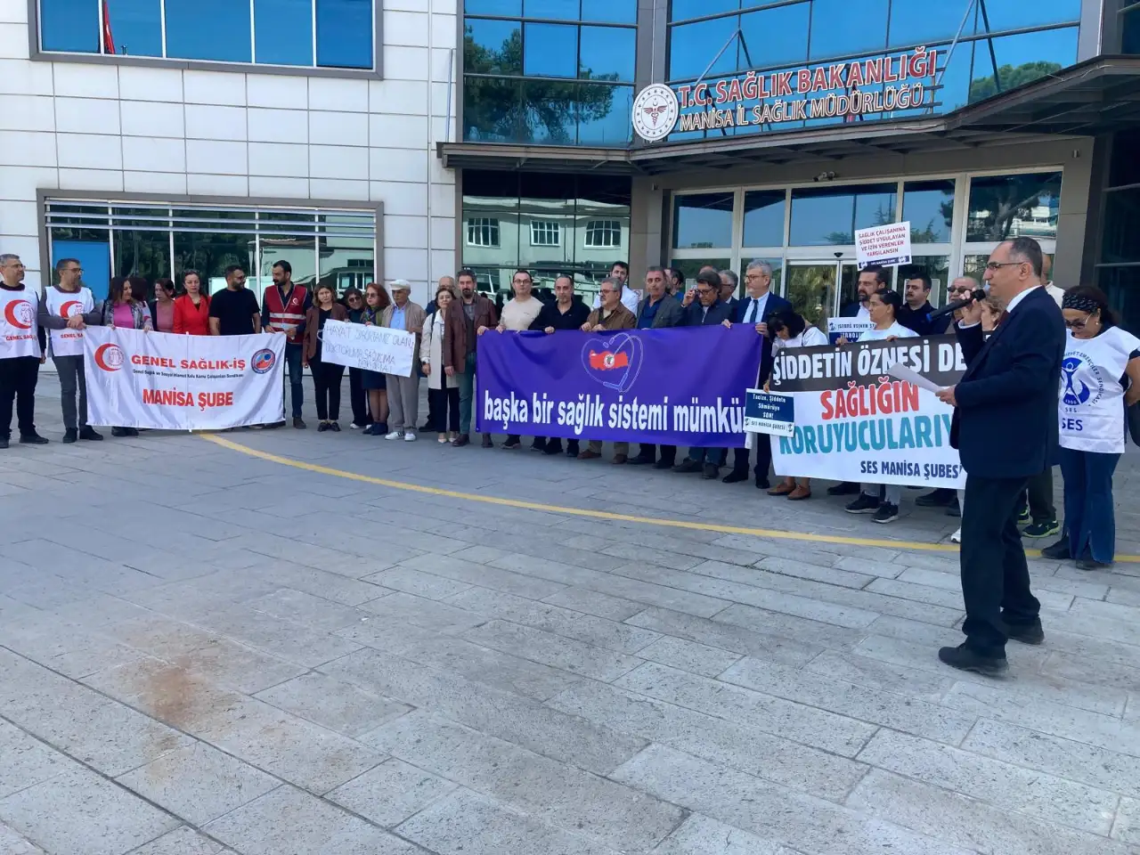 Manisa’da sağlık emekçileri hükümete seslendi: 14 Mart sağlık haftasını mücadele ile bayrama dönüştüreceğiz!