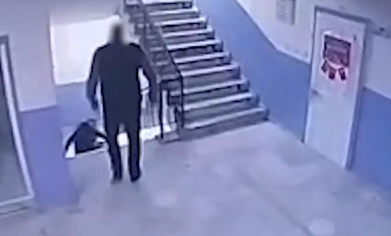 Otizmli öğrenciyi merdivenden ittiği öne sürülen okul müdürü hakkında soruşturma başlatıldı