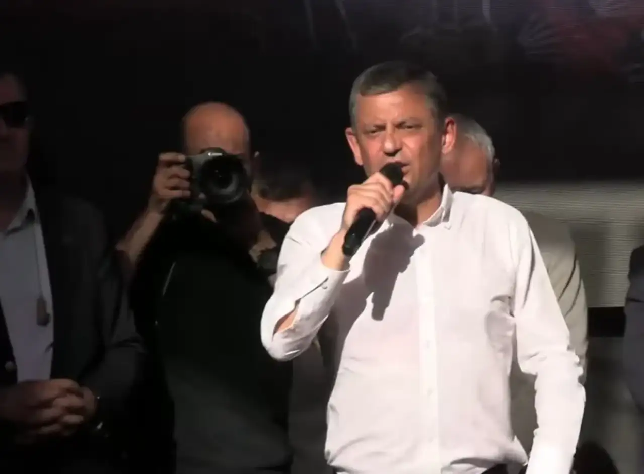 Özgür Özel Manisa’da konuştu: Bütün mücadele bizi durdurmaya yöneliktir, parti içi bir mücadele değildir
