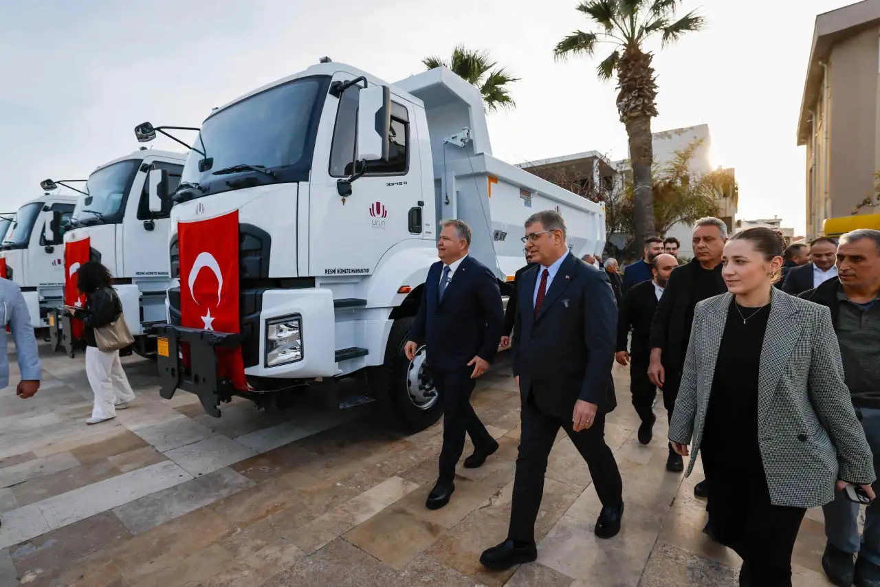 Urla Belediyesi'nden 30 yeni hizmet aracı