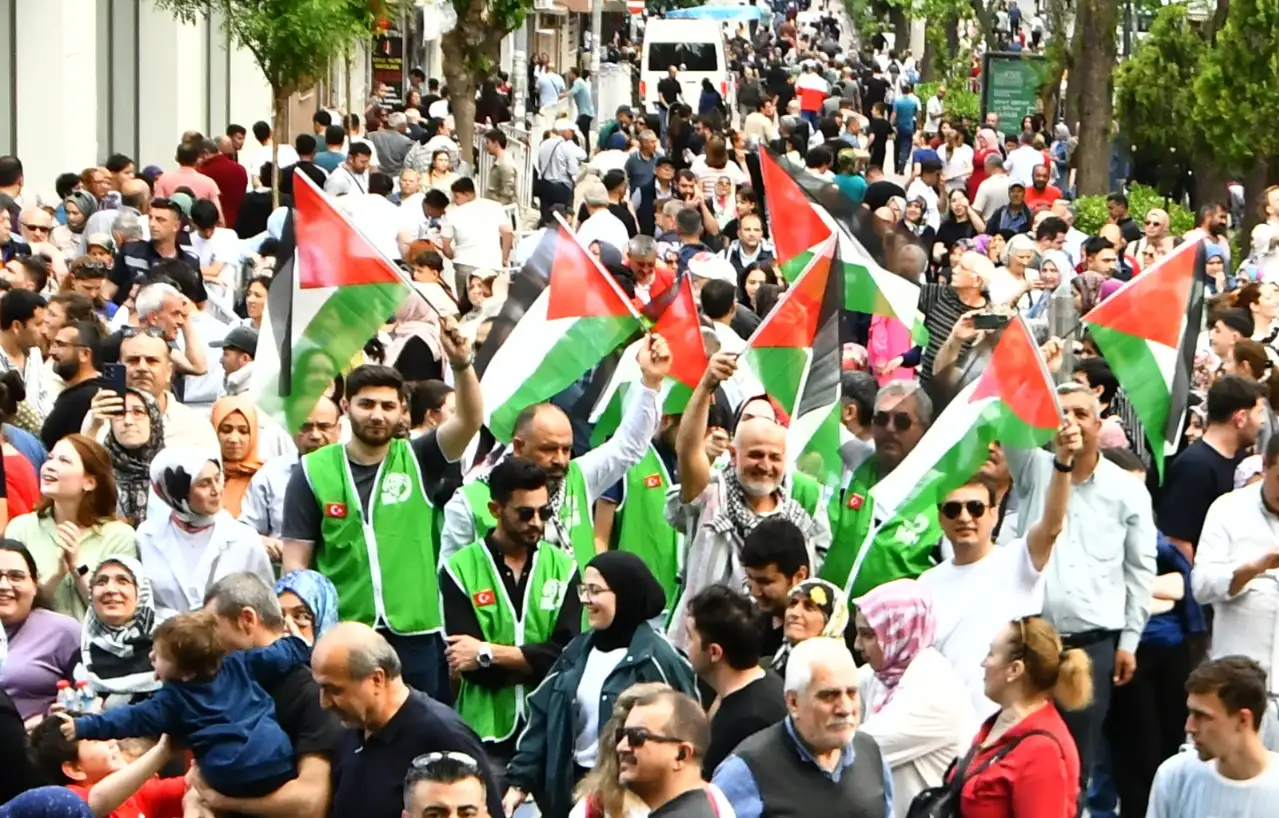 Mesir saçım törenlerinde Gazze eylemi