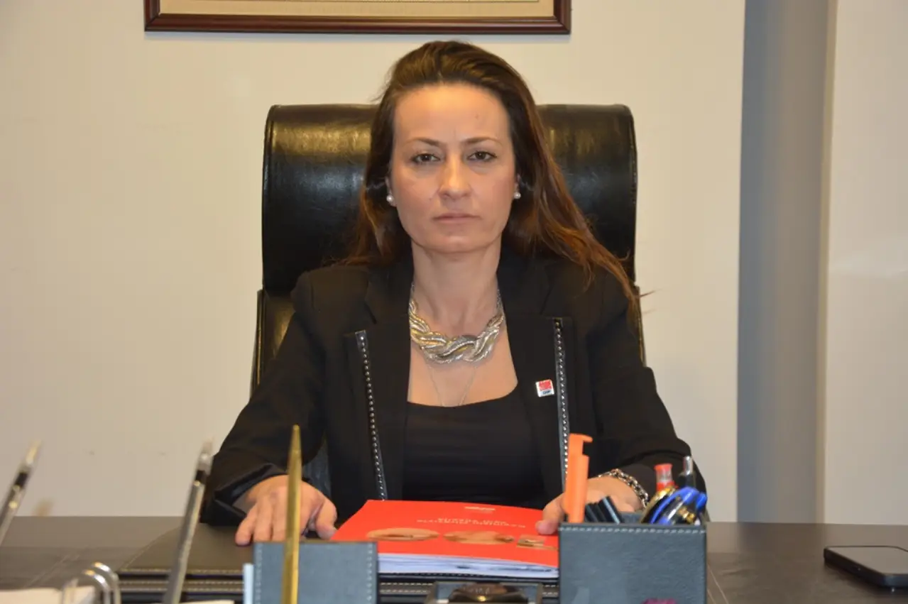CHP Manisa İl Başkanı Özalper: Eski il yöneticimiz Demirhan Gözaçan şafak operasyonuyla gözaltına alındı