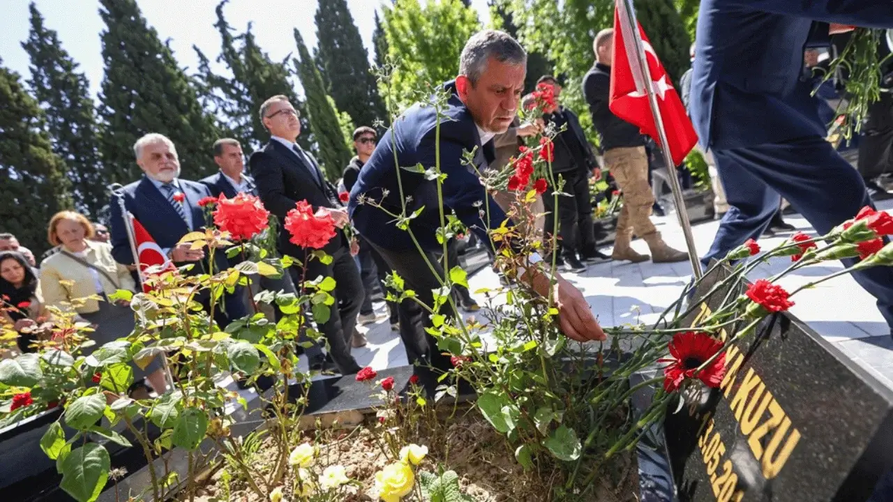 Özgür Özel, Soma Maden Faciası’nın 12. yılında Soma Maden Şehitliği’ndeki anmaya katıldı