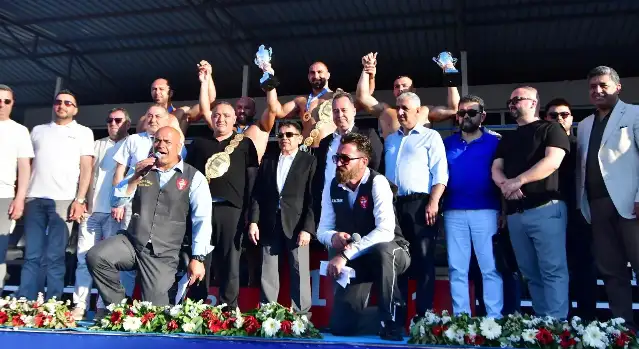 Yuntdağı Yağlı Güreşleri’nin başpehlivanı Feyzullah Aktürk oldu